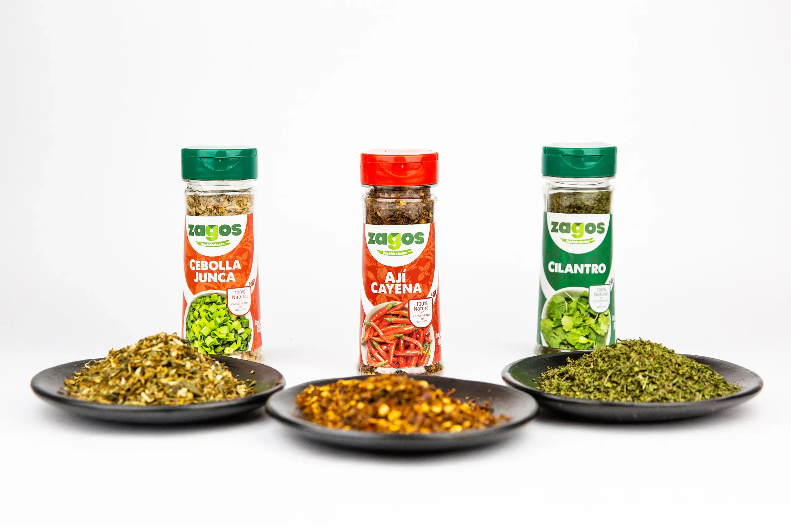 Frascos ZAGOS de cebolla junca, ají cayena y cilantro deshidratados
